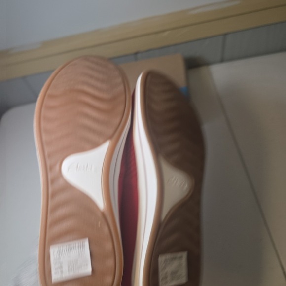 Womens Clarks Cloud Stepper Breeze Vibe Cherry Red Slip-ons Shoes Size 9 W New - Picture 9 of 12